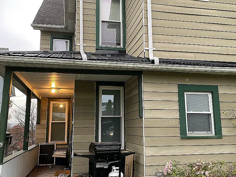 424 E Logan St — Photo 13