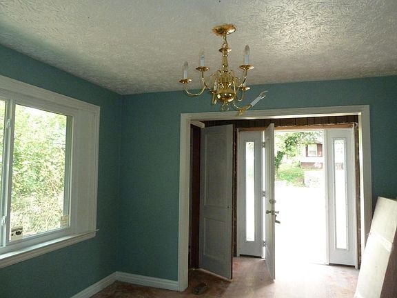 3rd image of 1920 Woodbine Ave