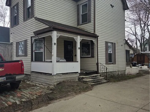892 Wheelock Rd, Cleveland, OH 44103