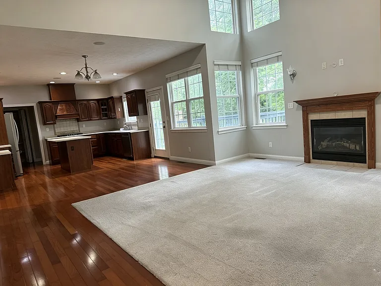 1303 Priscilla Dr — Photo 2