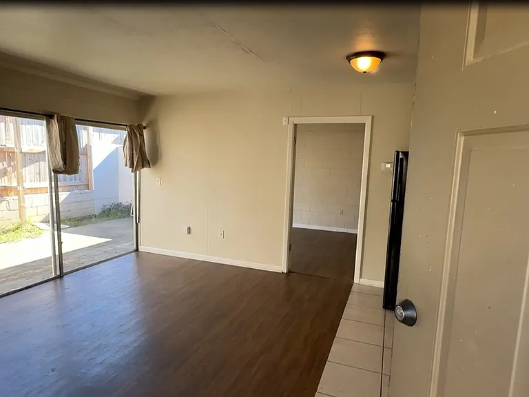2241 W Pensacola St #44 — Photo 2