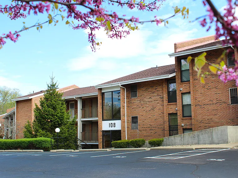 Indian Lookout Apartments — Photo 34