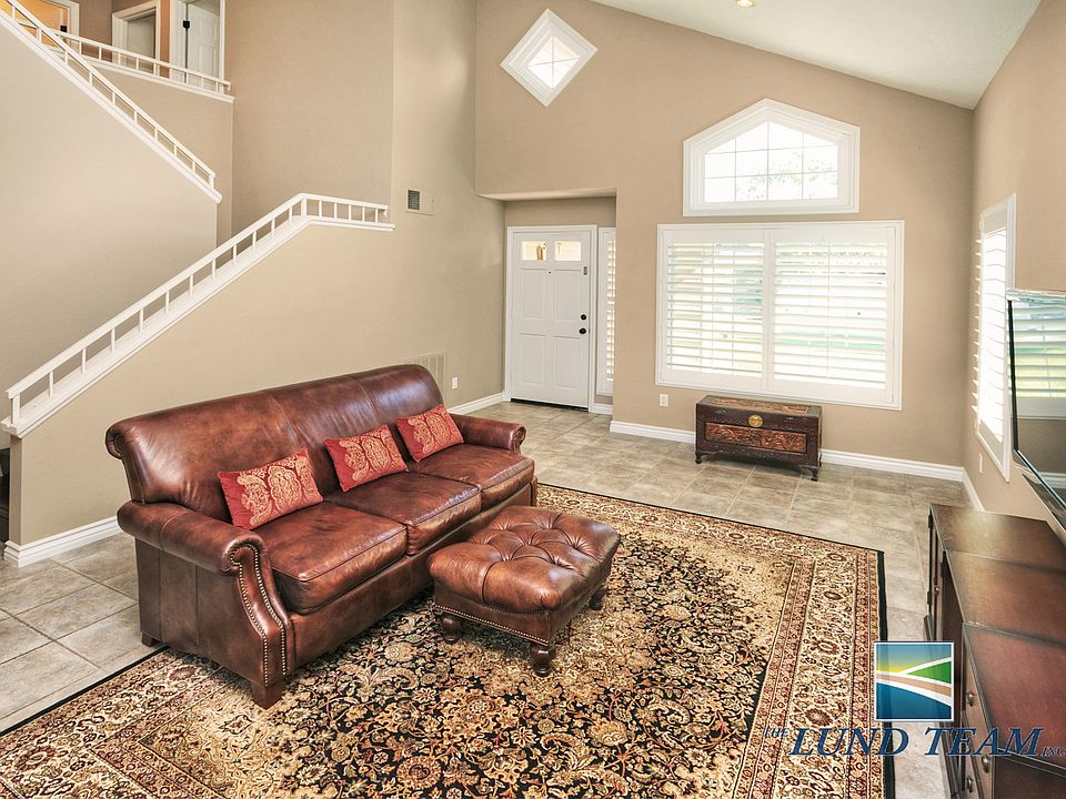 2nd image of 5442 Elderberry Way