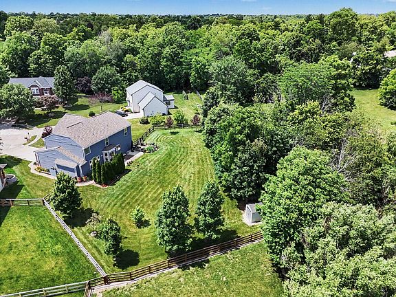 2nd image of 10282 Highmeadow Ln