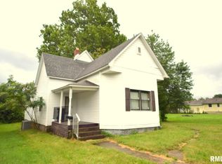 104 S 11th St, Herrin, IL 62948