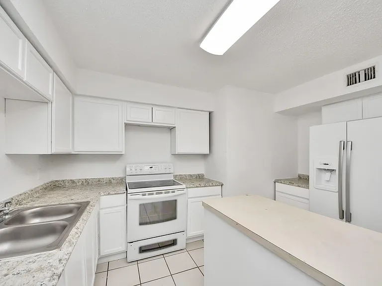 15534 Weldon Dr — Photo 11