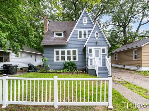1031 Ada Ave, Muskegon, MI 49442