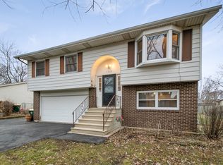 152 Dolores St, Oswego, IL 60543