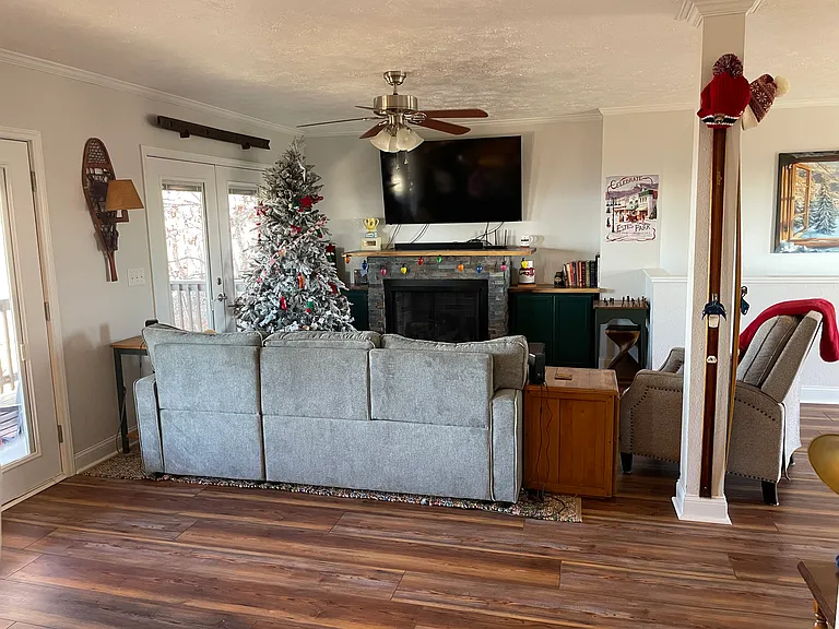 6830 Silver Creek Ln — Photo 12