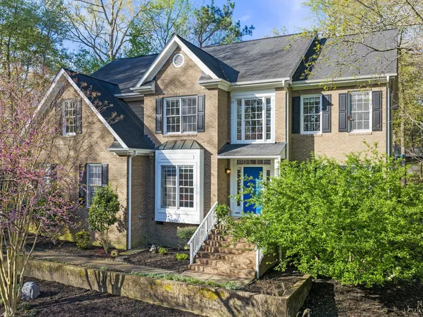 203 Wyndham Dr, Chapel Hill, NC 27516