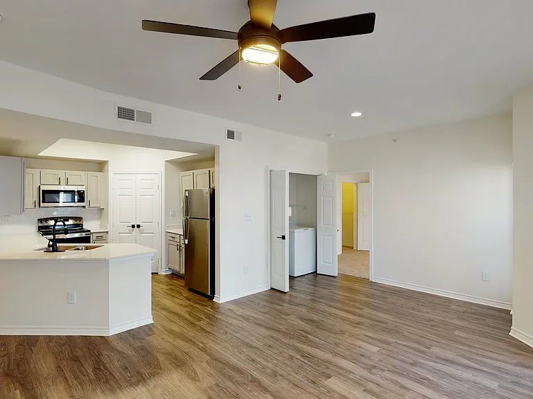 9th Street Apartments — Photo 60
