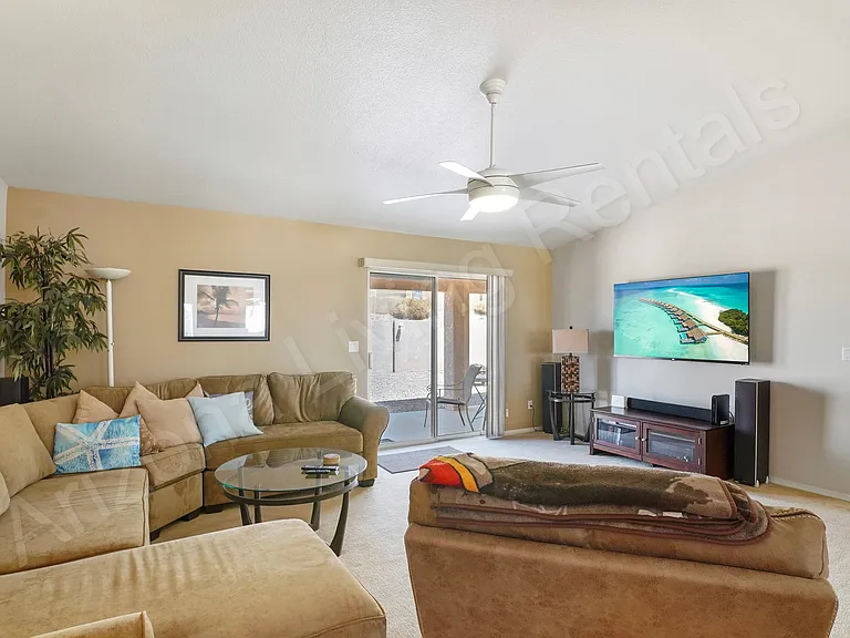 2665 Daytona Ave — Photo 4