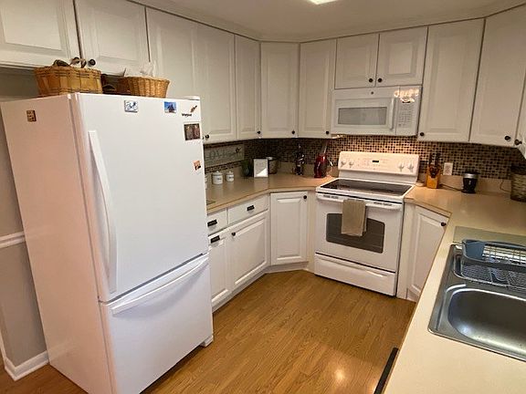 3rd image of 1005 Mohican Dr