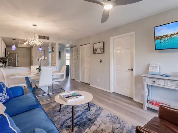 (undisclosed Address), Naples, FL 34103