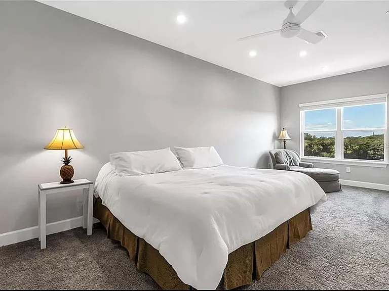 5569 Cannes Cir — Photo 4