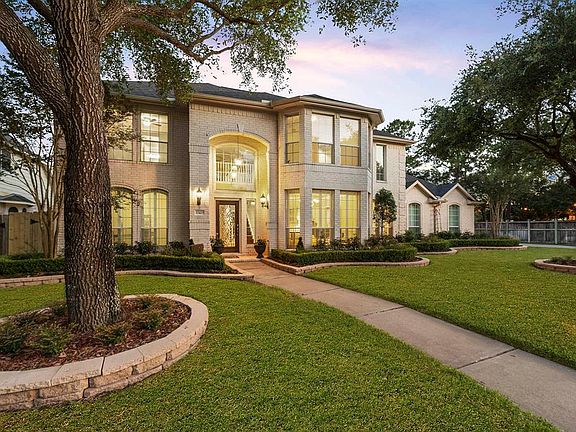 2nd image of 22423 Crescent Cove Ct