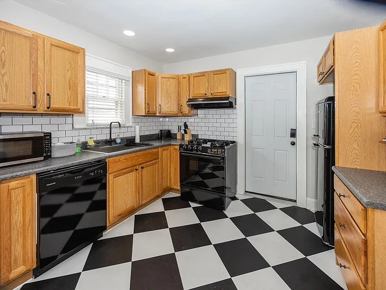 6140 Winthrop Ave — Photo 13