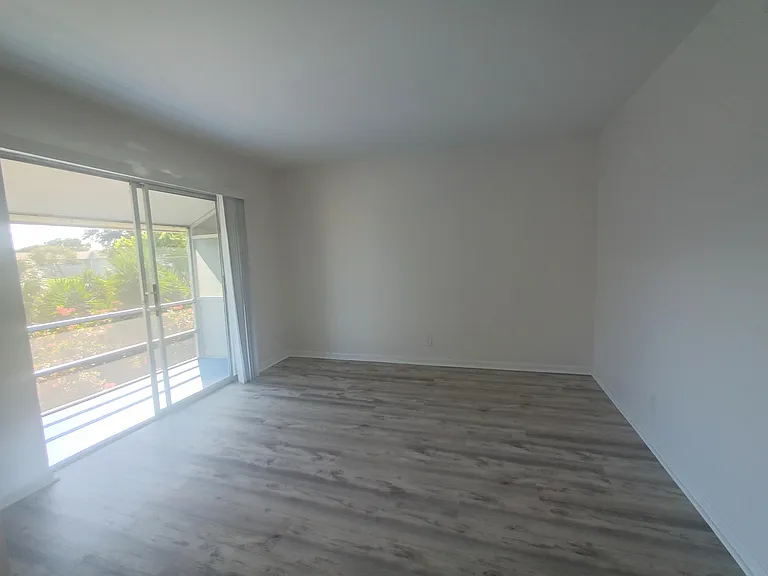 640 SE 2nd Ave #202 — Photo 10