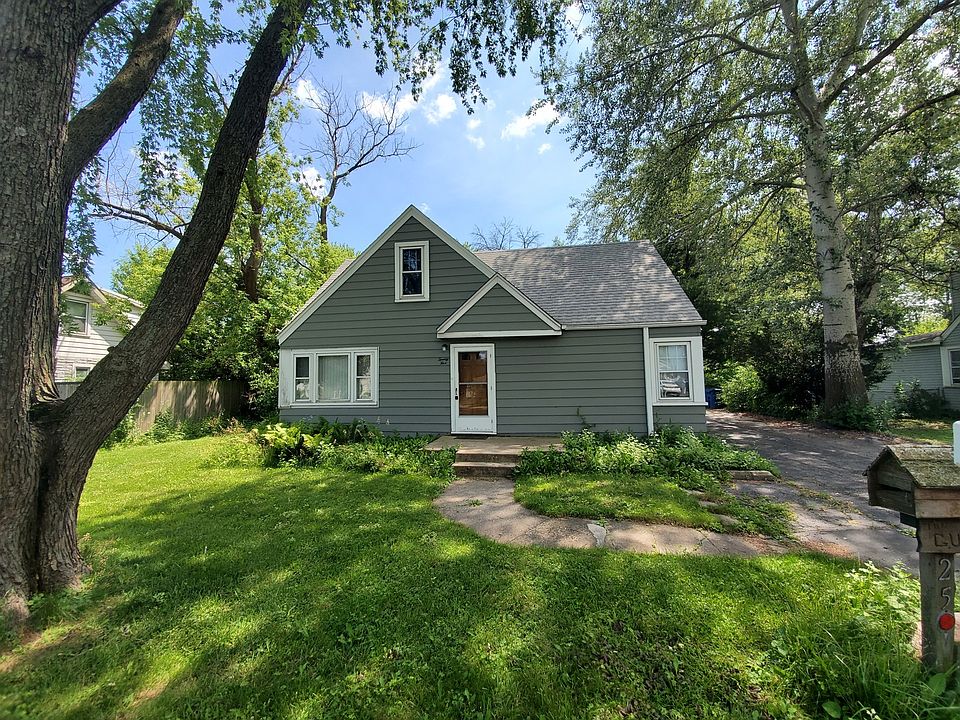 1st image of 25 Wagner Dr