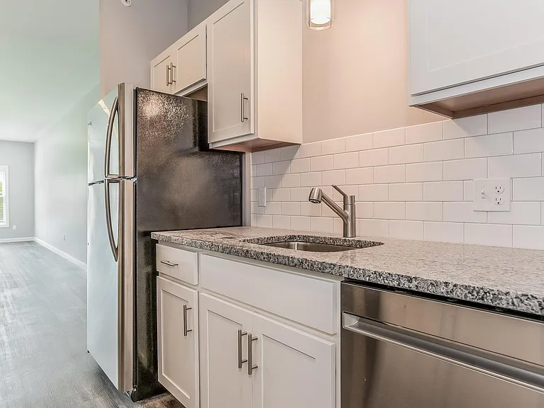 Westledge Apartments — Photo 28