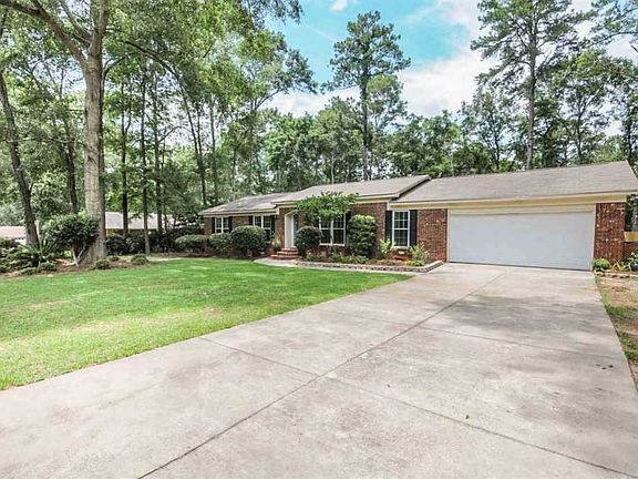 2nd image of 3204 Beaumont Dr