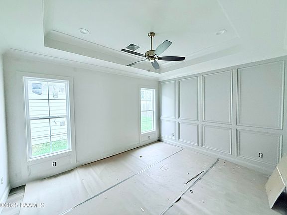 5th image of 221 Berchman Oaks Dr
