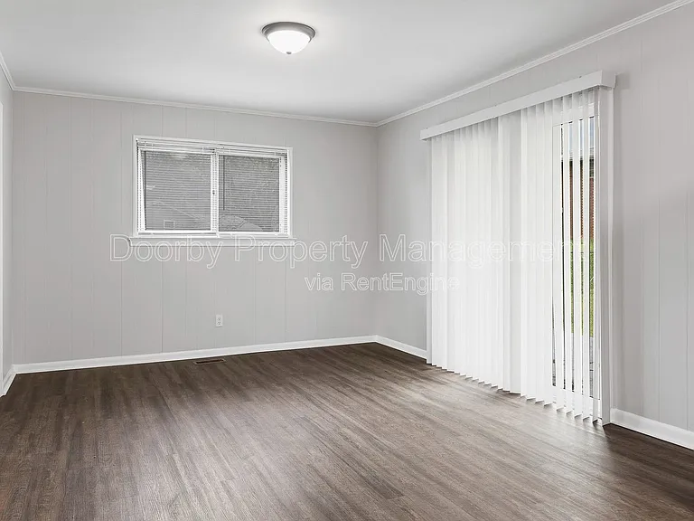 1945 Barrett Dr — Photo 7