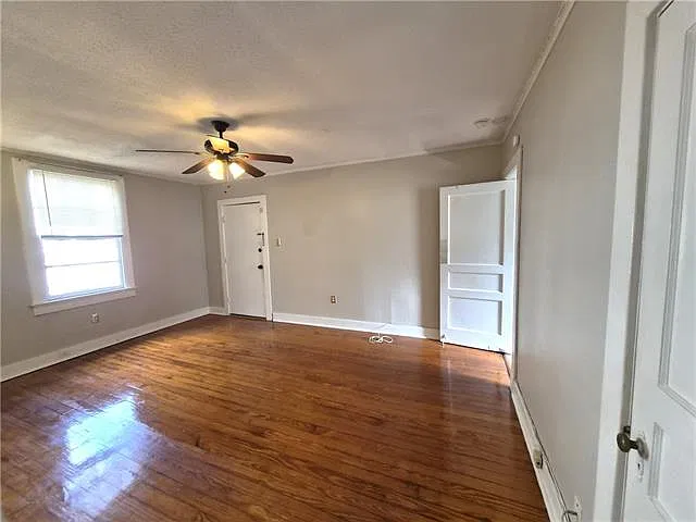 2 bed, 1.0 bath, 750 sqft, $1,290 — Photo 3