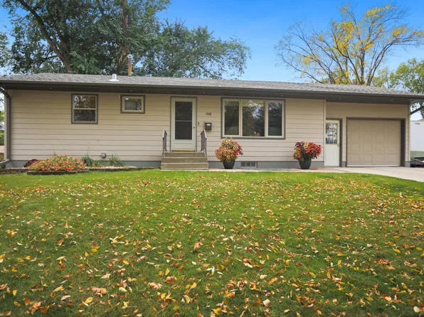 1508 S 6th St, Aberdeen, SD 57401