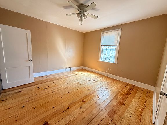 4th image of 1611 Oleander St