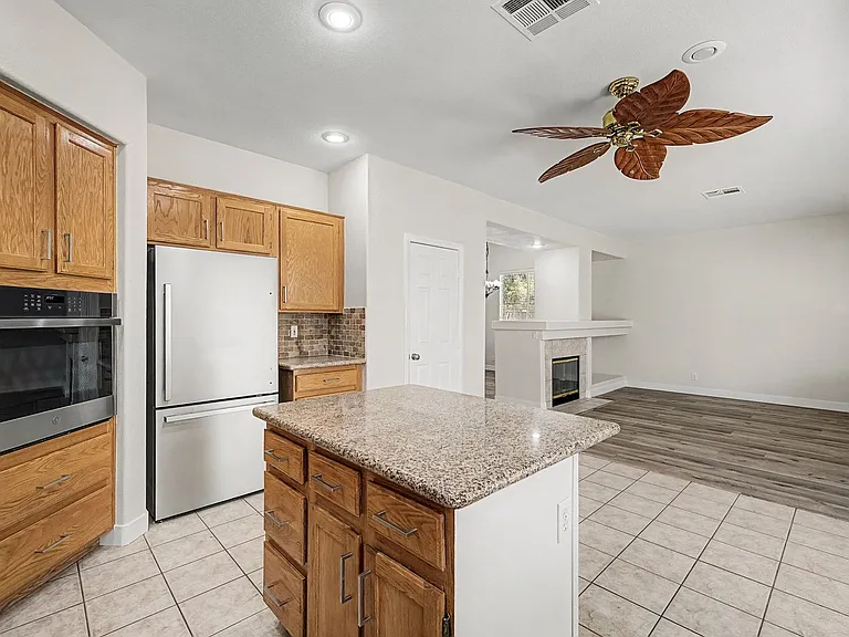 571 Kavanagh Pl — Photo 14