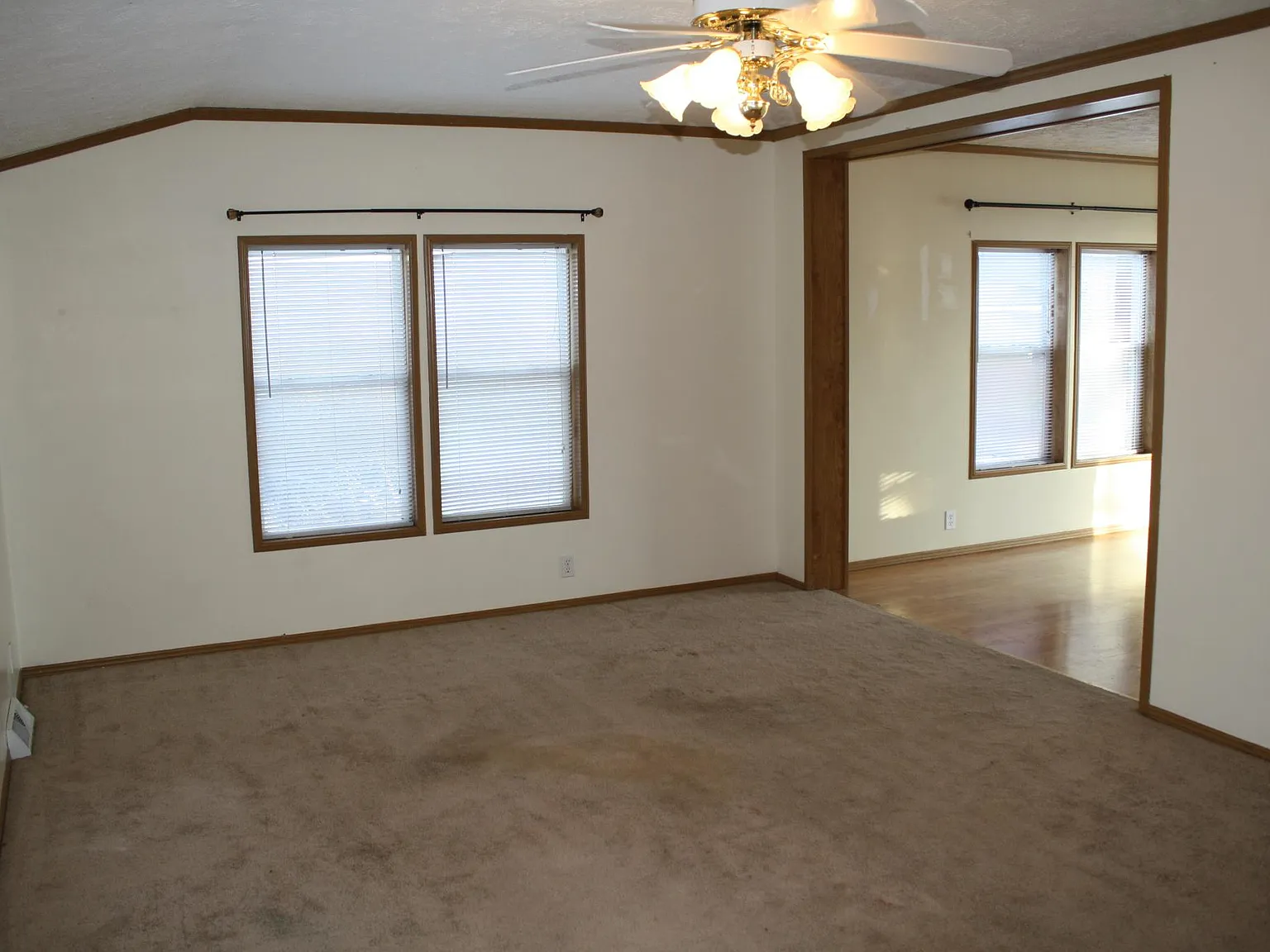 3 bed, 1296 sqft, $900 — Photo 3
