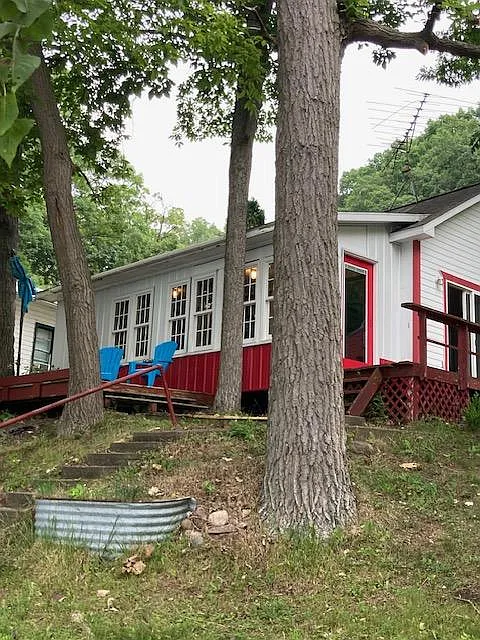 Building Photo - 1204 Guinan Rd