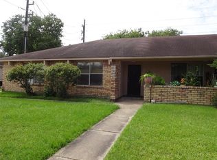 3906 Quiet Place Dr, Houston, TX 77082