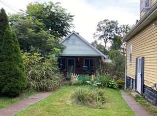 1827 1/2 Pierce St, Aliquippa, PA
