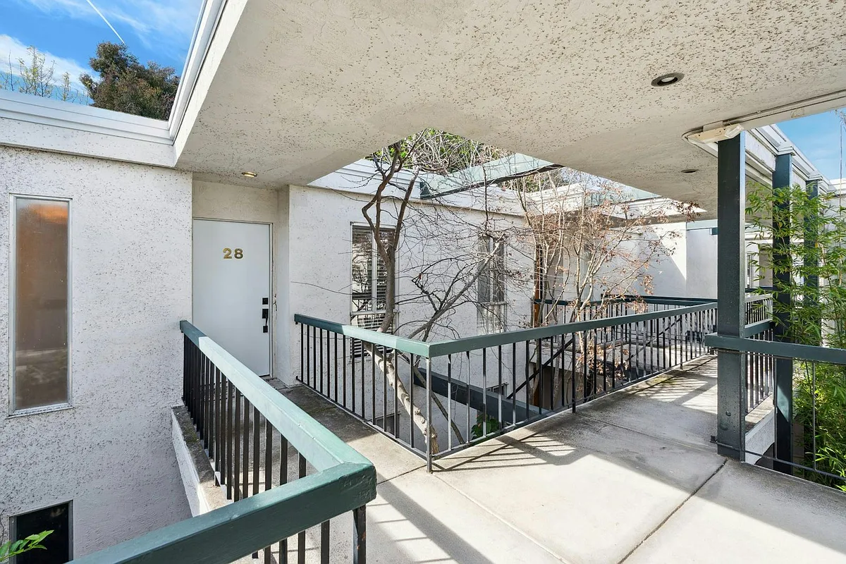 Building Photo - 1411 Creekside Dr #28