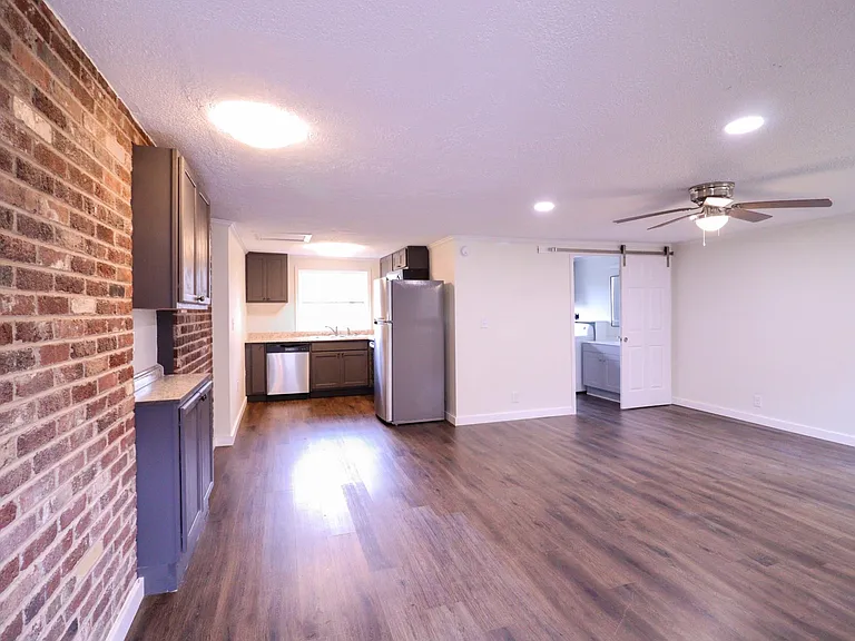 135 Quincy Parlier Rd #2 — Photo 1