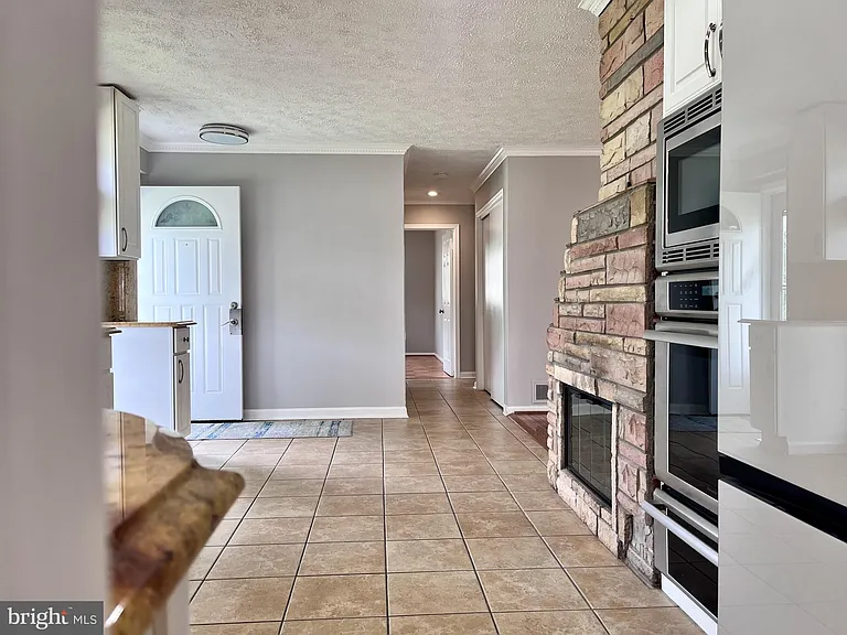 5350 Ravensworth Rd — Photo 4
