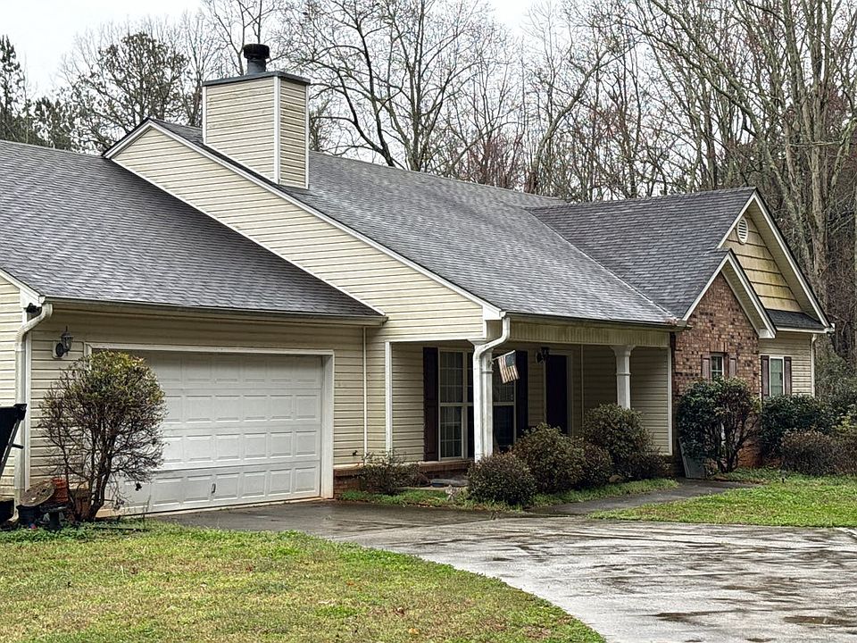 1st image of 349 Pinewood Cir