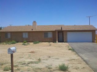 16515 Navajo Rd, Apple Valley, CA 92307