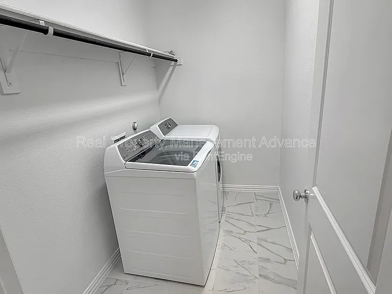 3517 Henry Xing — Photo 14