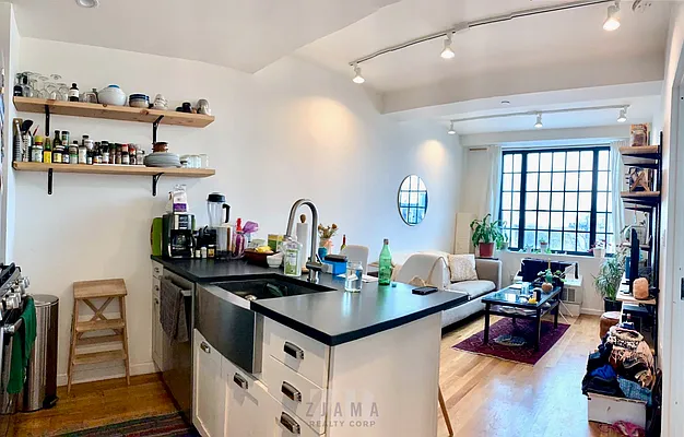 Rented by Zjama Realty Corp | media 5