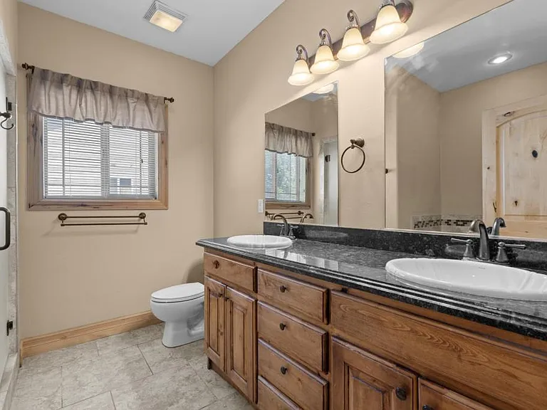 2612 Eastview Dr — Photo 22