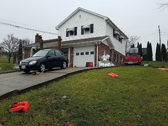 2nd image of 108 Oaklawn Ave