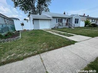 136 W Santa Barbara Rd, Lindenhurst, NY 11757