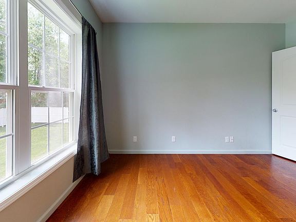 5th image of 1407 Poplar St APT 604