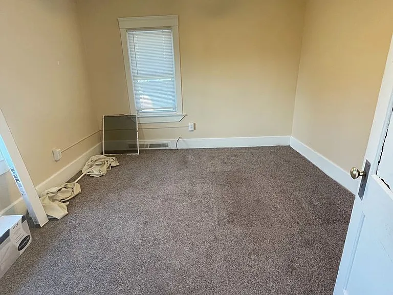 416 Pearl St — Photo 6