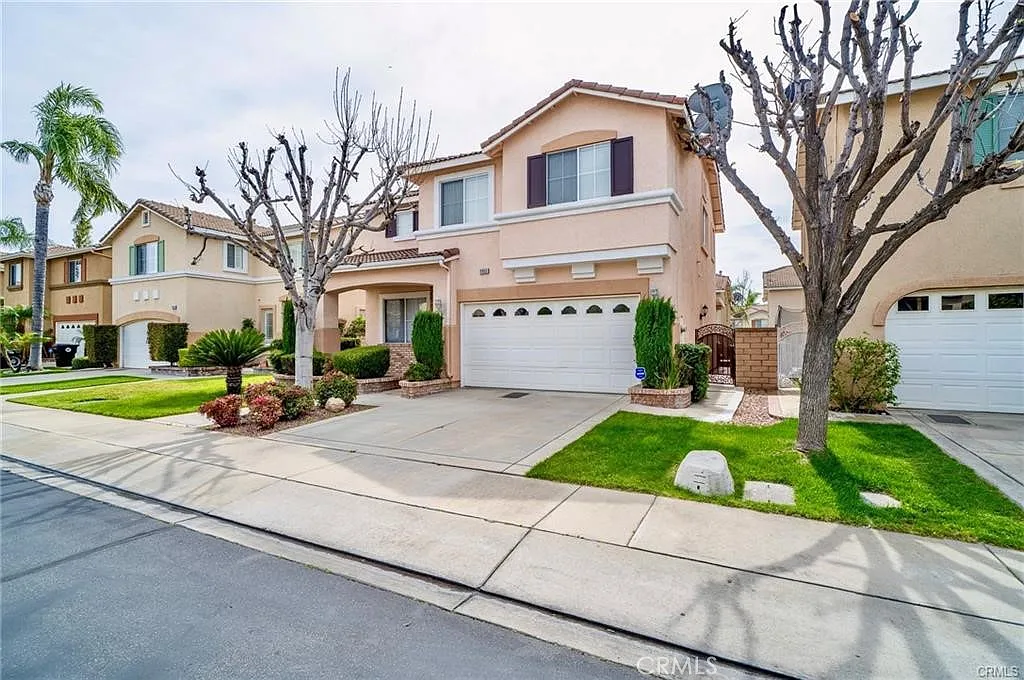 3 bed, 2.5 bath, 1755 sqft, $3,600 — Photo 1