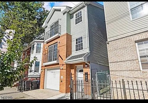 118 Oraton St Photo 1