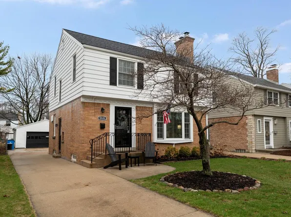 5535 North Kent AVENUE, Whitefish Bay, WI 53217